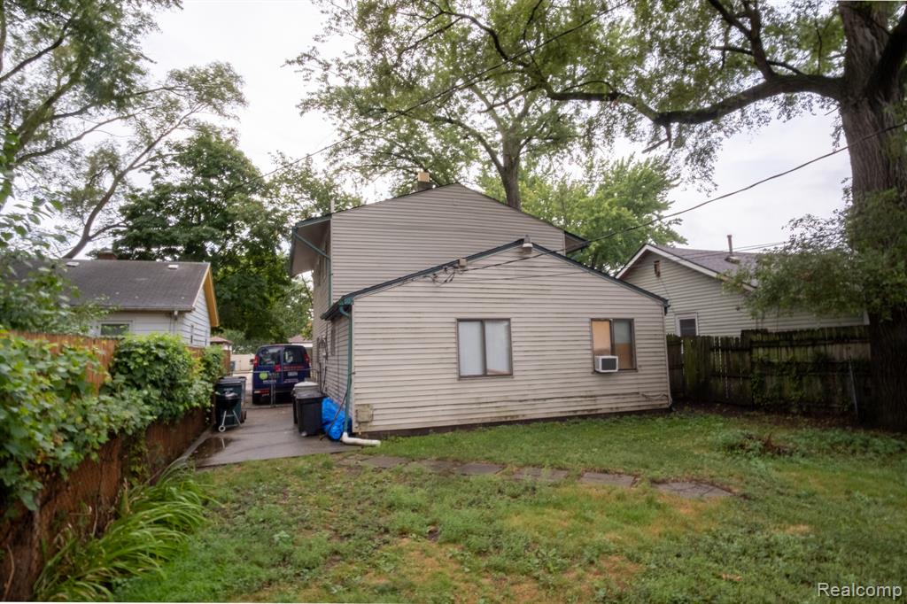 main property photo 25