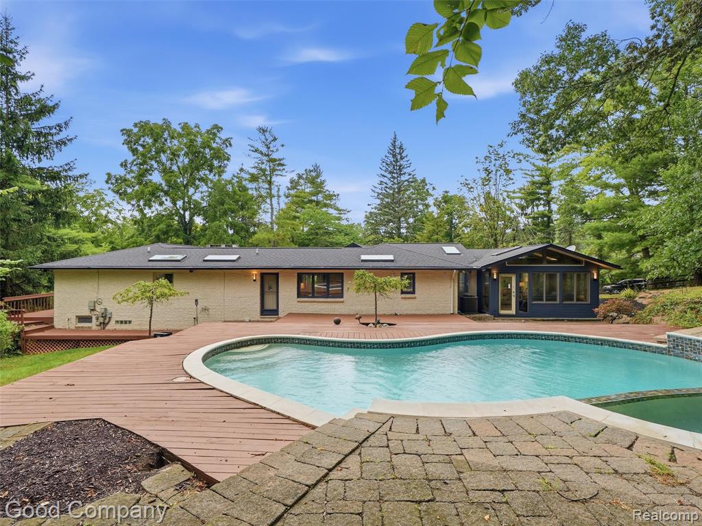 main property photo 60