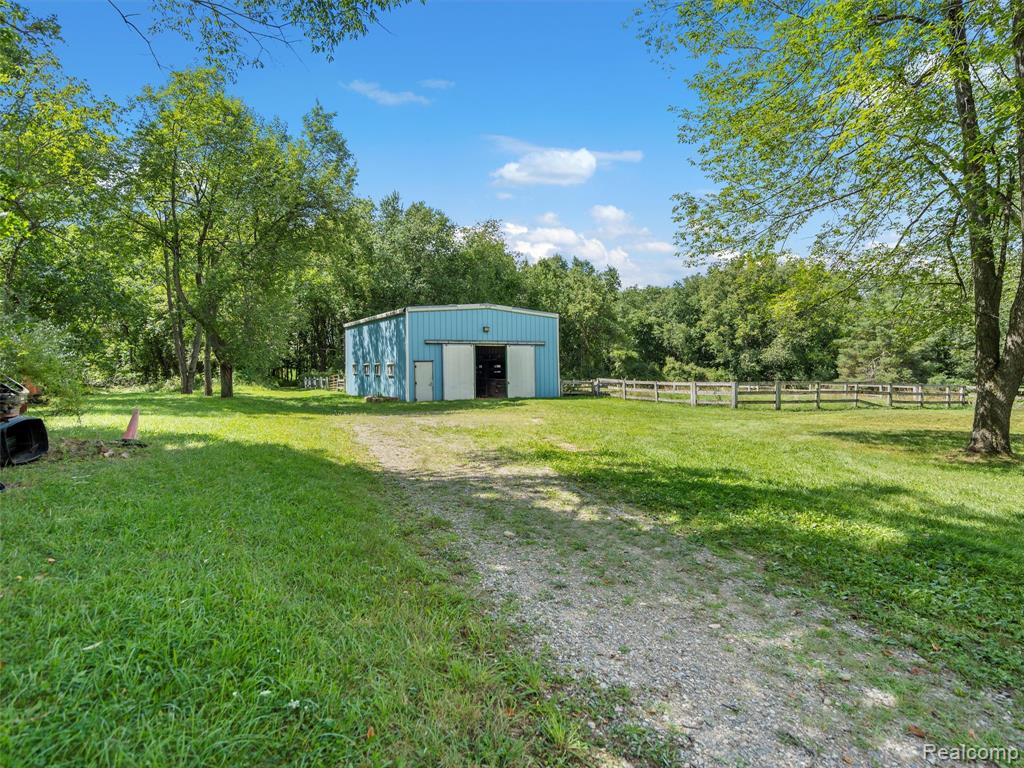main property photo 33