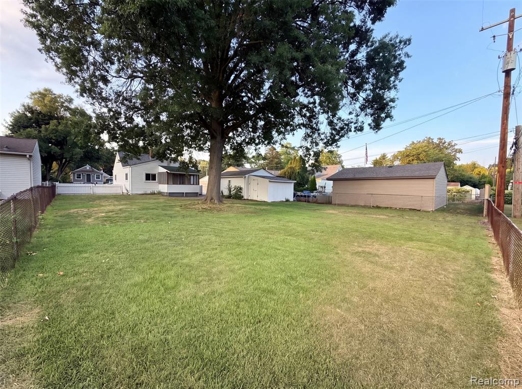main property photo 14