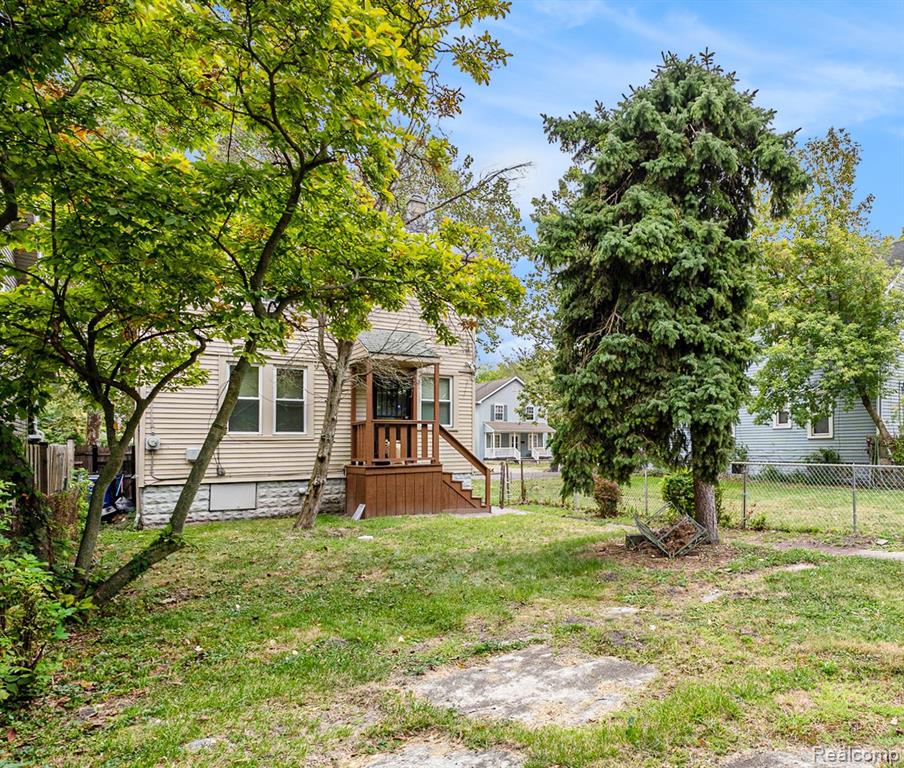 main property photo 11