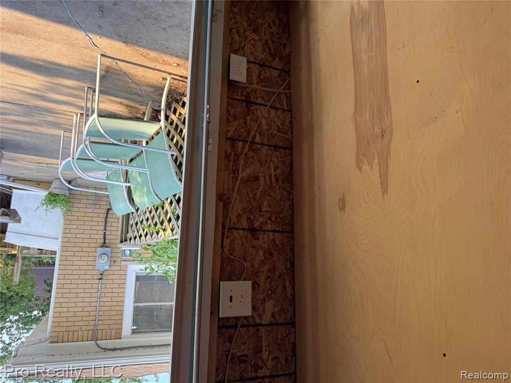 main property photo 50