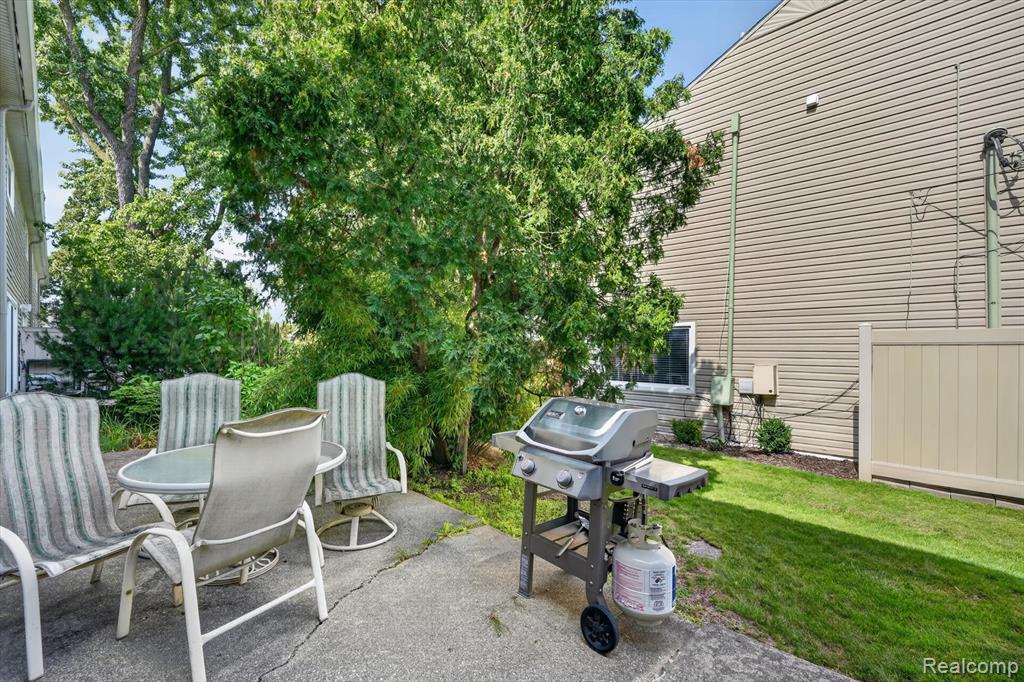 main property photo 36