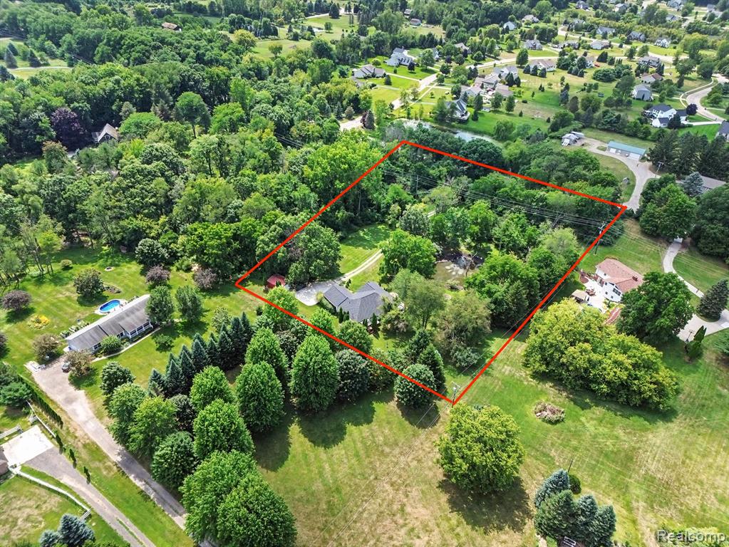 main property photo 28