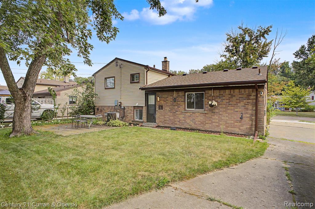 main property photo 31