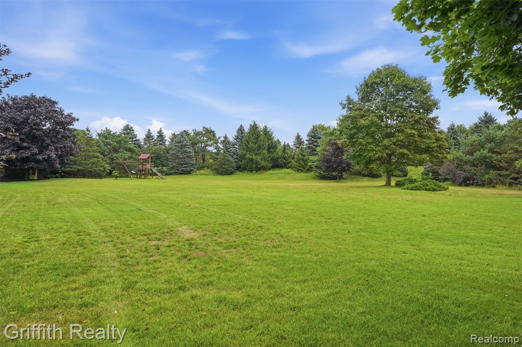 main property photo 50