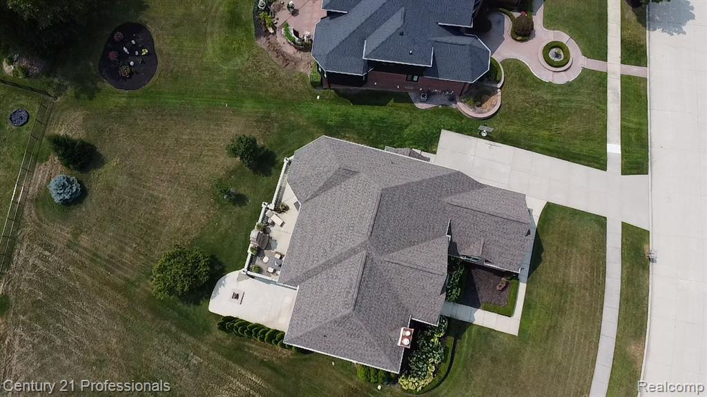 main property photo 11