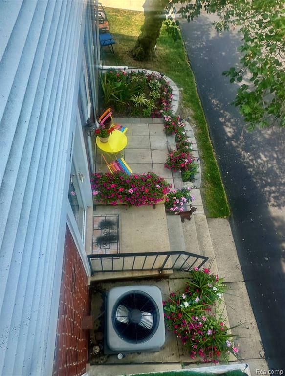 main property photo 50