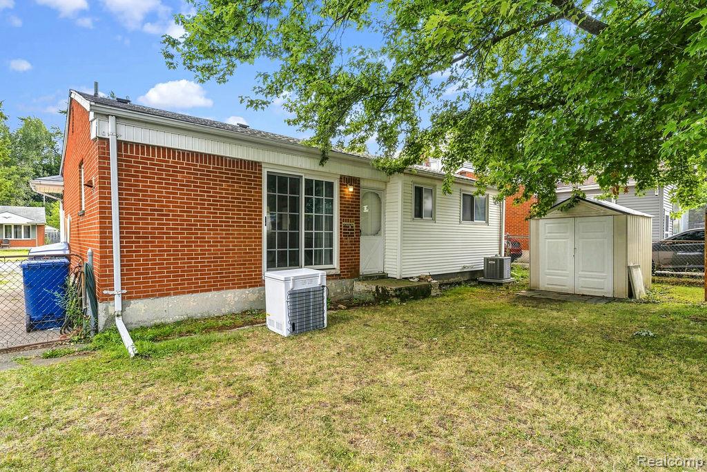 main property photo 27