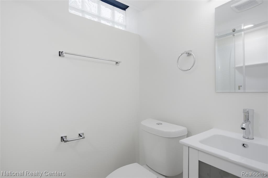 property viewer photo 25
