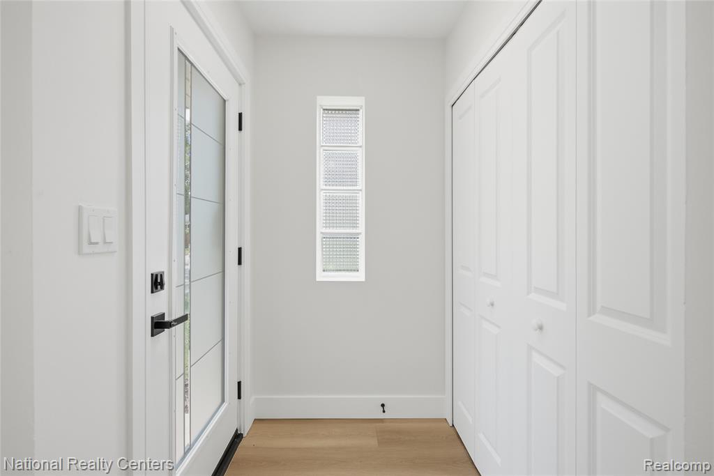 property viewer photo 3