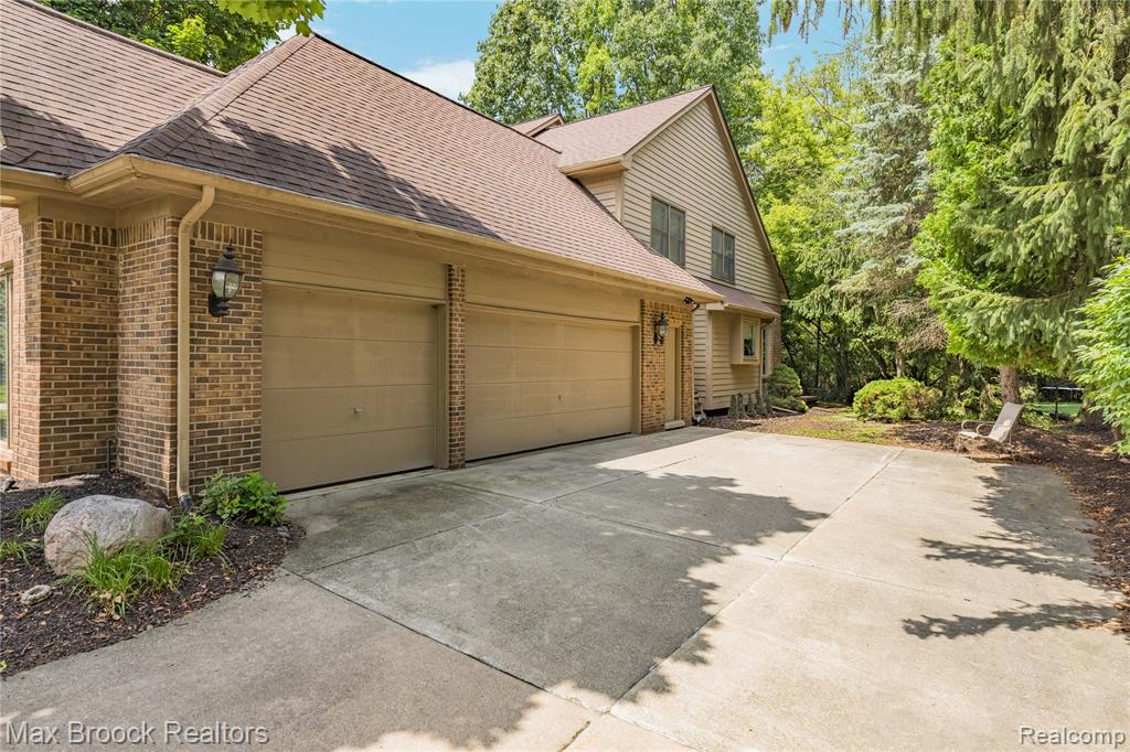 main property photo 58