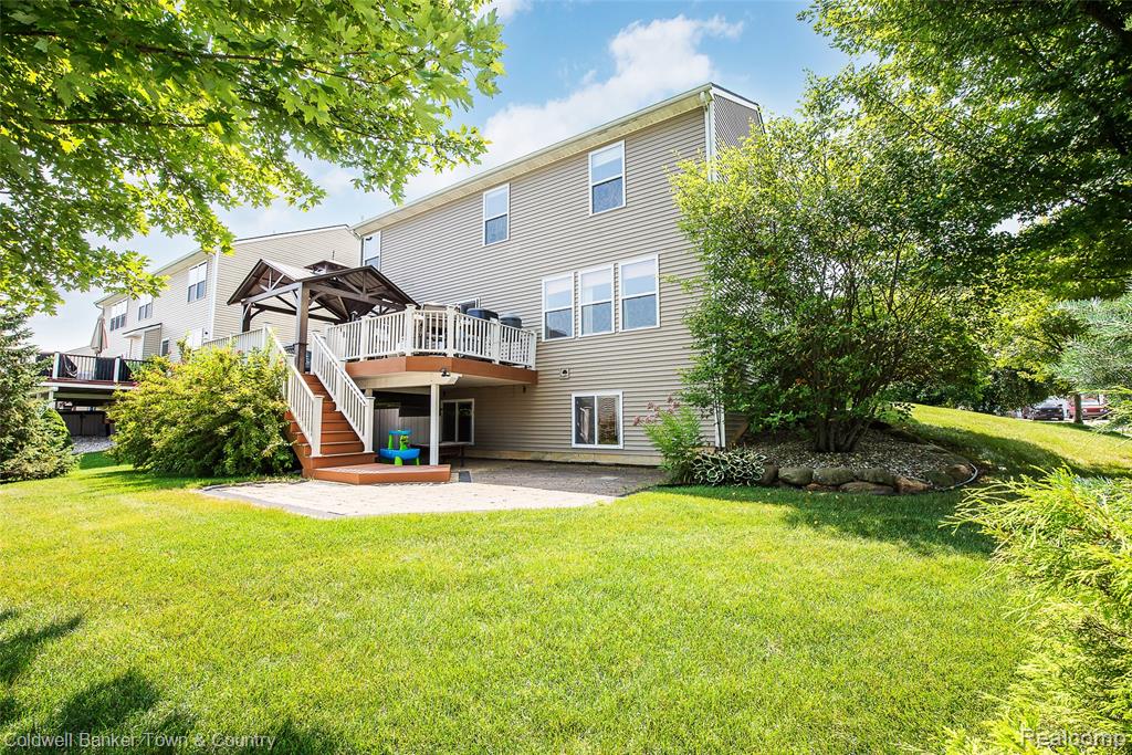 main property photo 50
