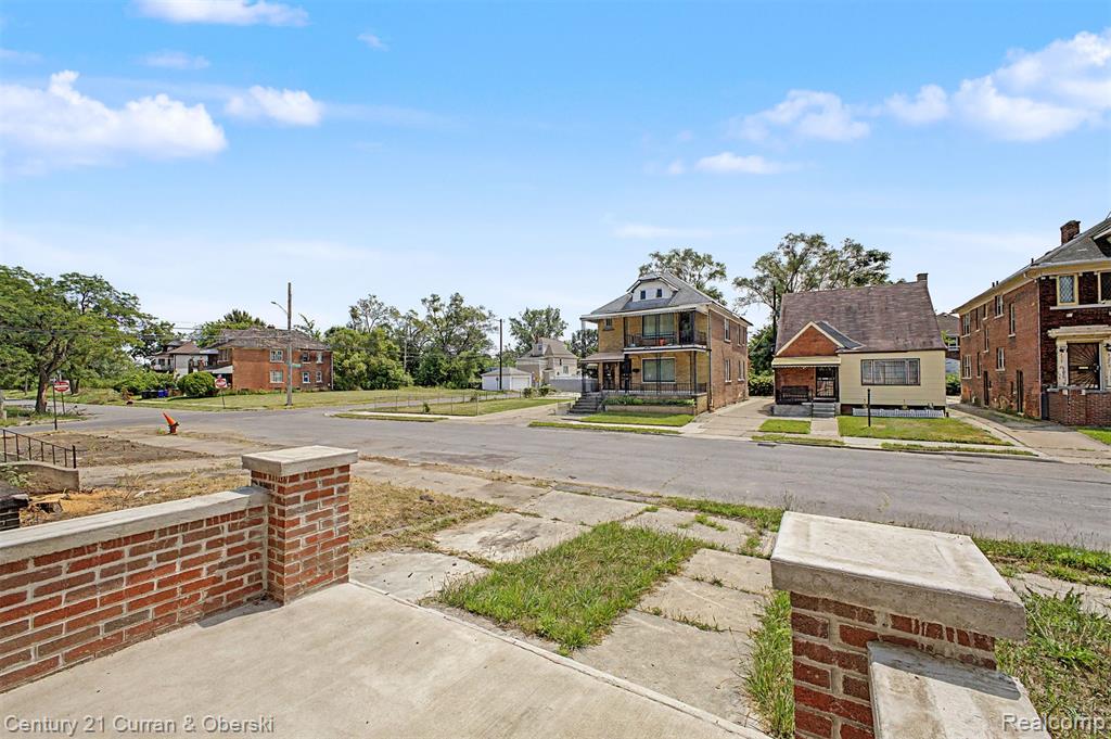 main property photo 8