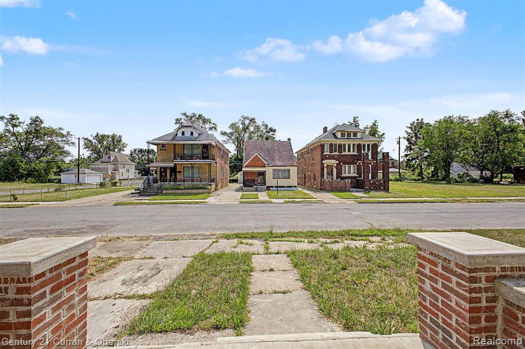 main property photo 9