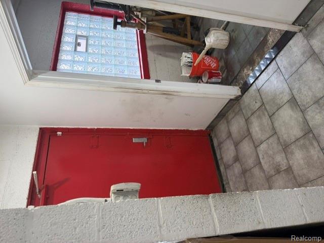 main property photo 16