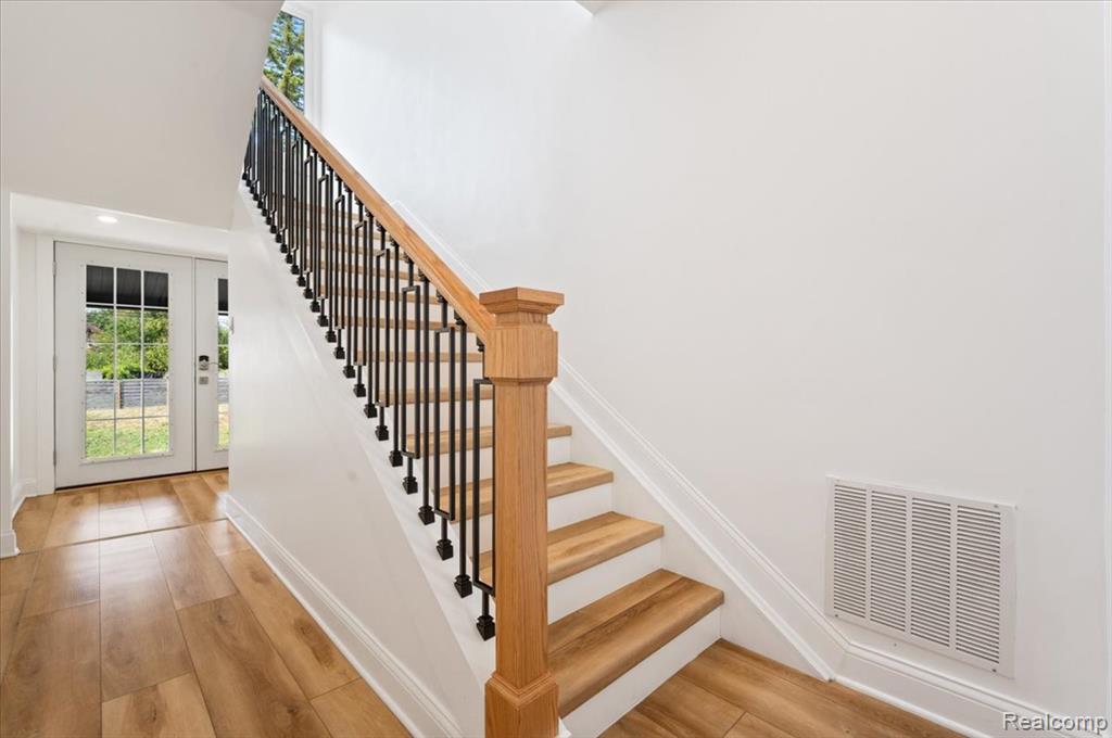 property viewer photo 21