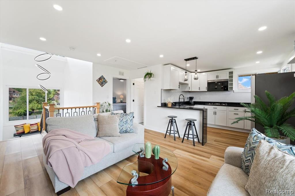 property viewer photo 26