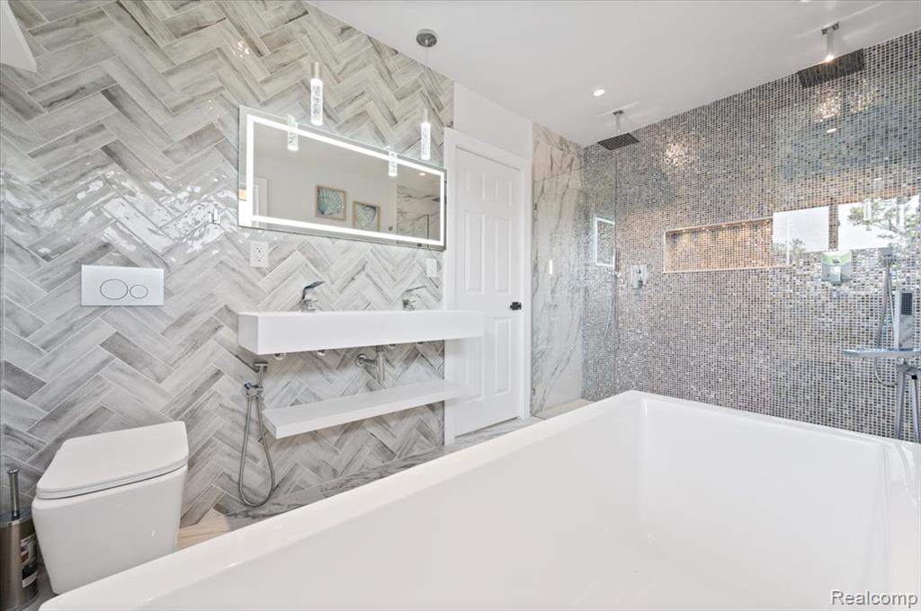 property viewer photo 36