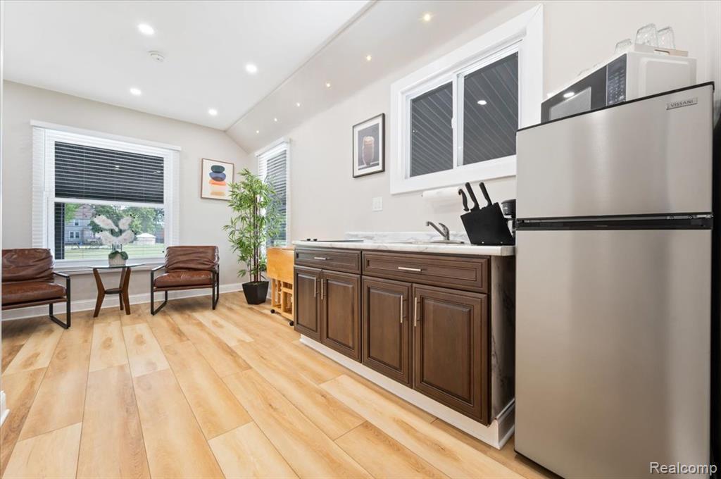 property viewer photo 8