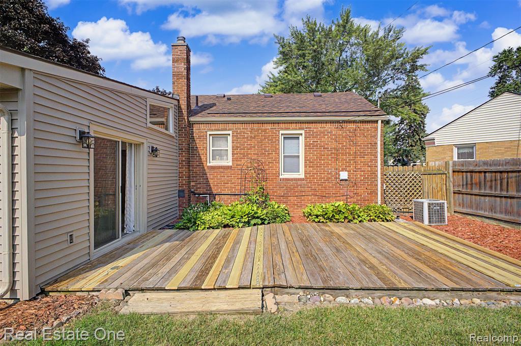 main property photo 27