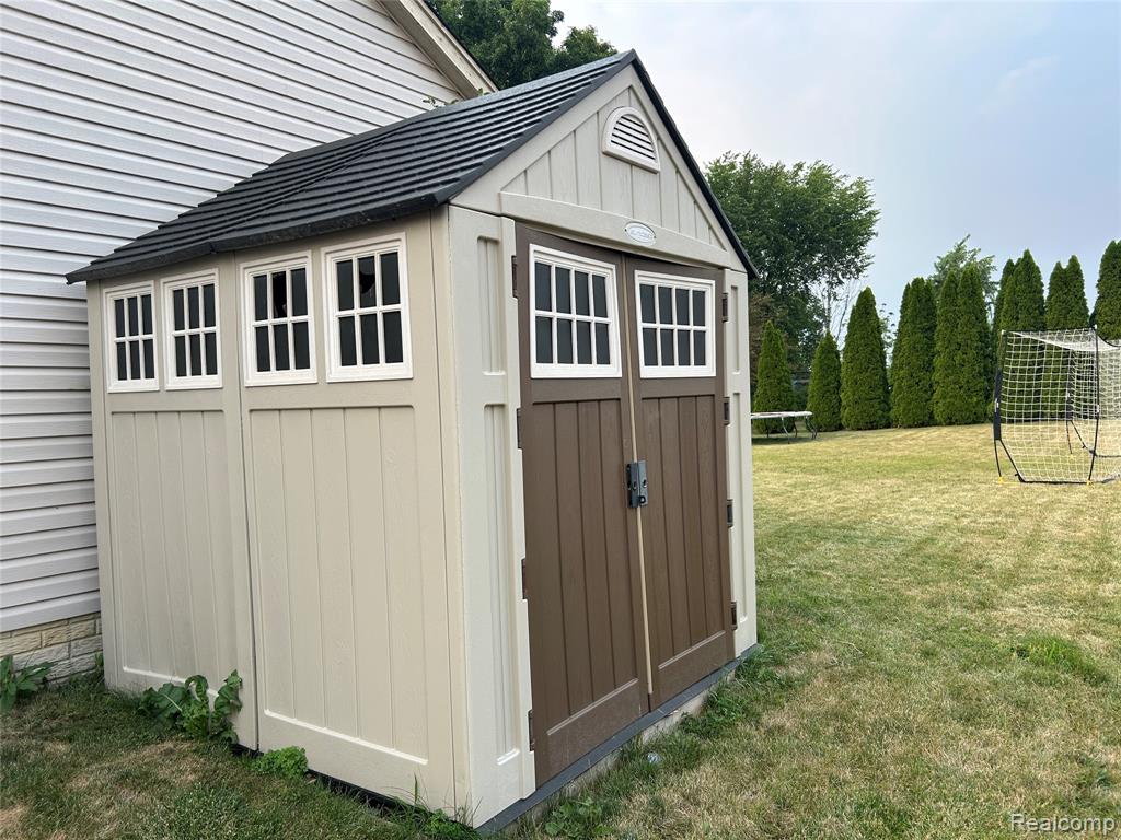 main property photo 36