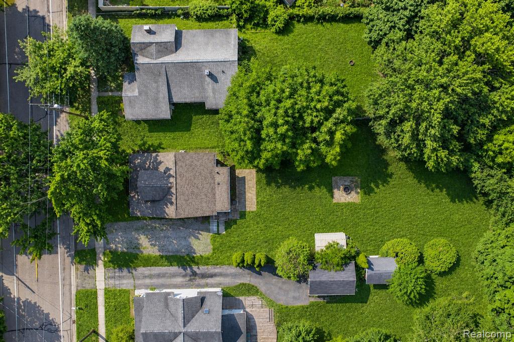 main property photo 39