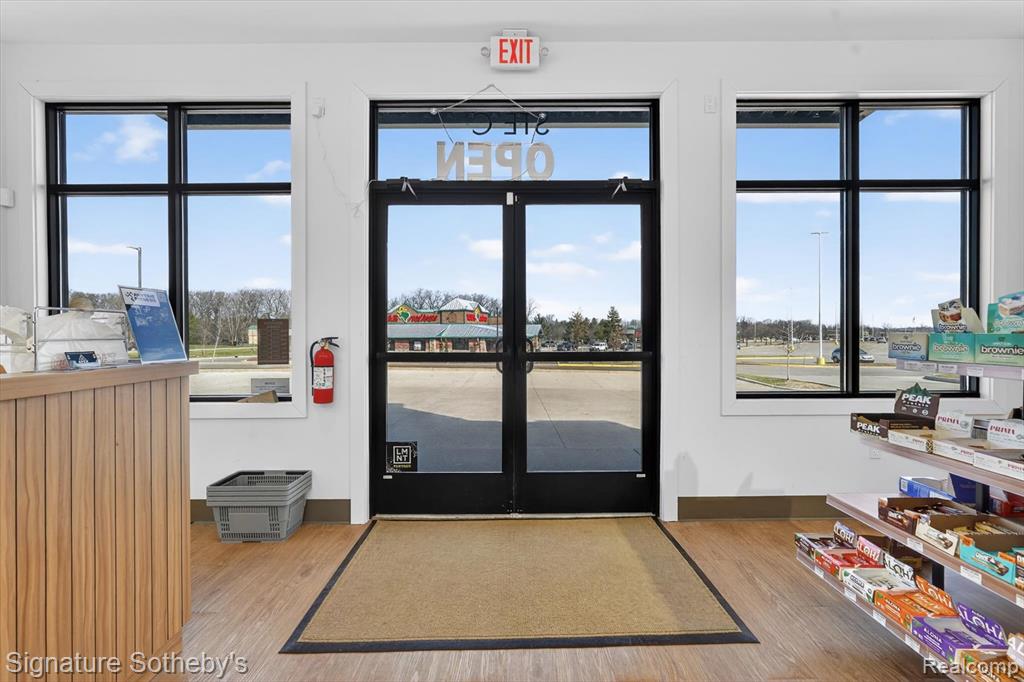 main property photo 6