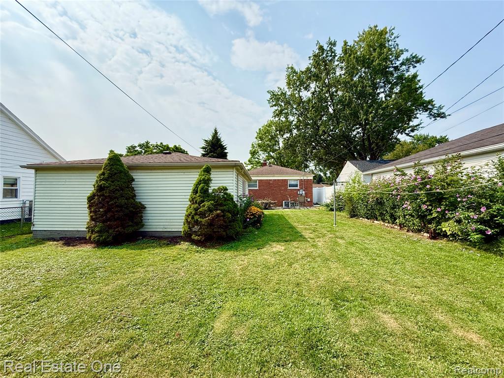 main property photo 45