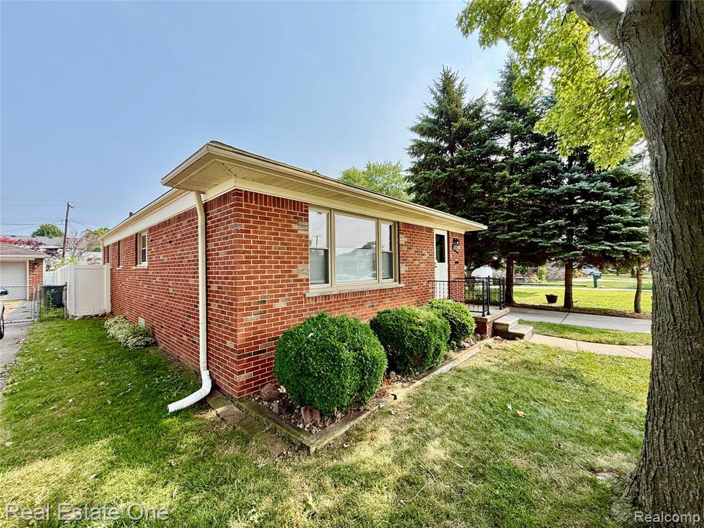 main property photo 46