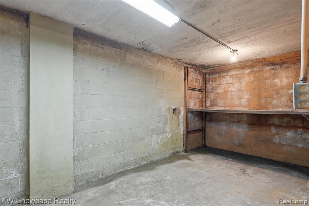 main property photo 76