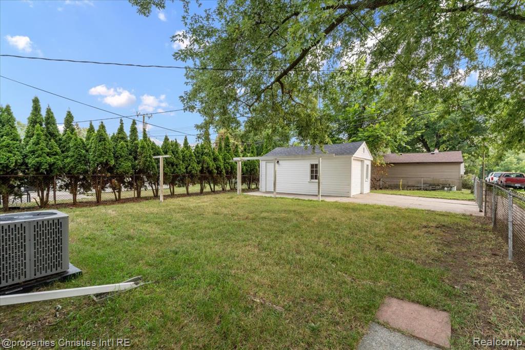 main property photo 24