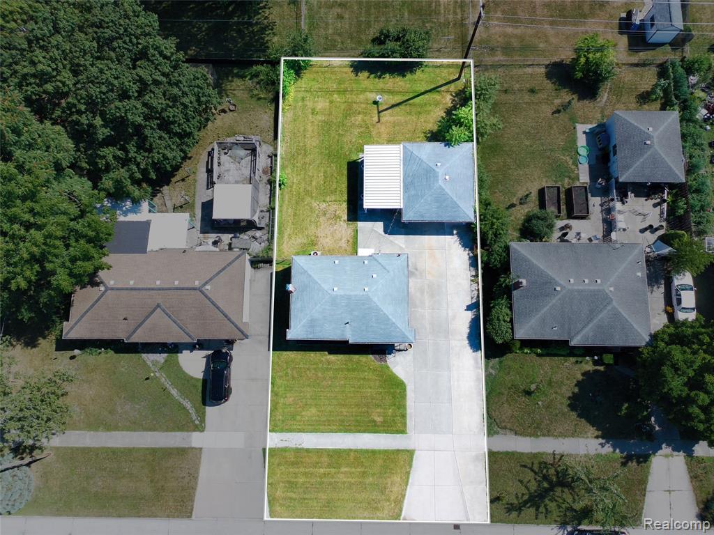 main property photo 29