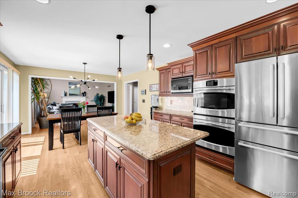 main property photo 18