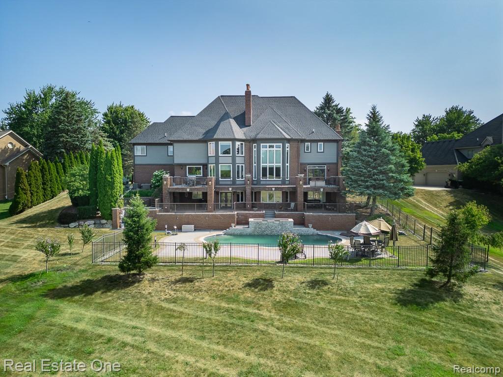 main property photo 40
