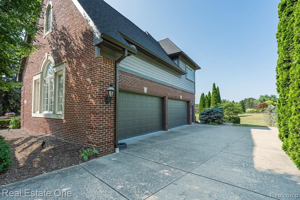 main property photo 47