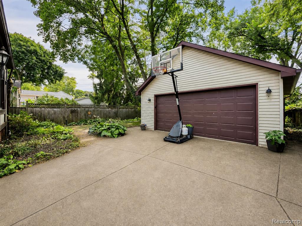 main property photo 54
