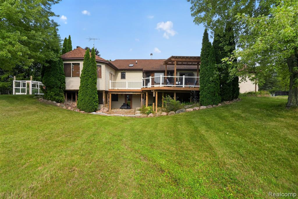 main property photo 17
