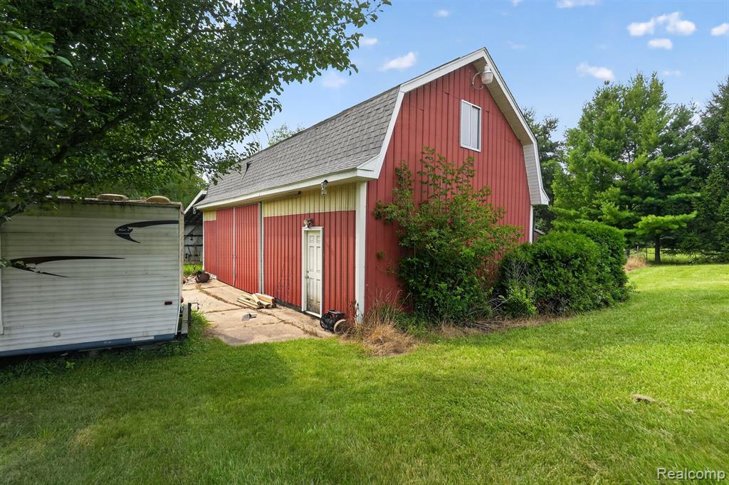 main property photo 18