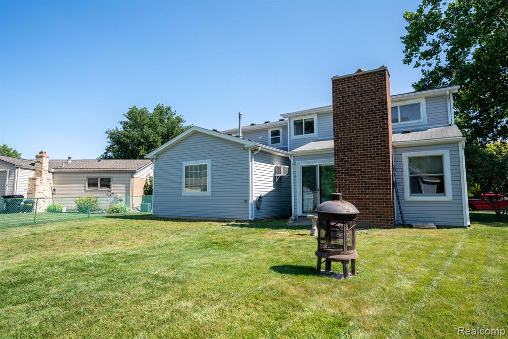 main property photo 6