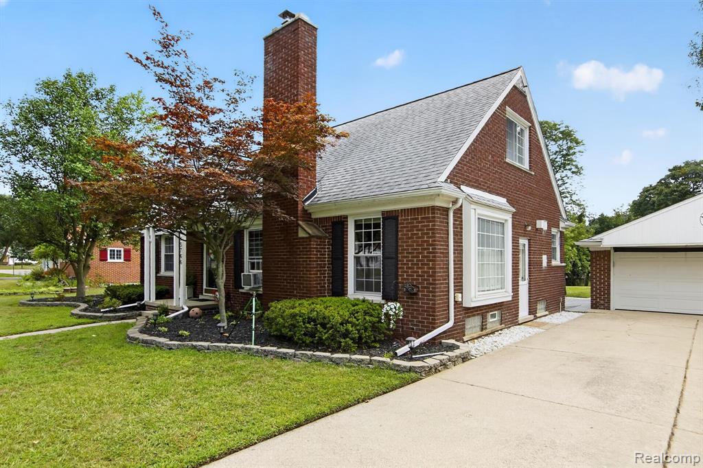 main property photo 3