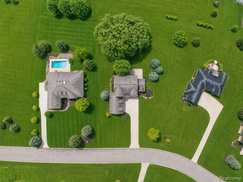 main property photo 48