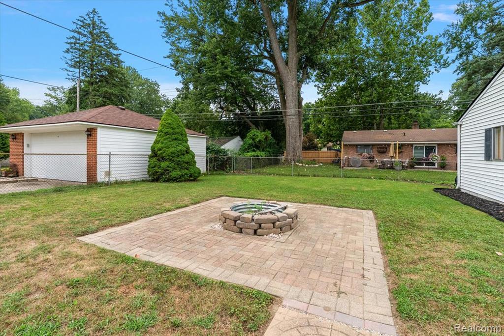 main property photo 19