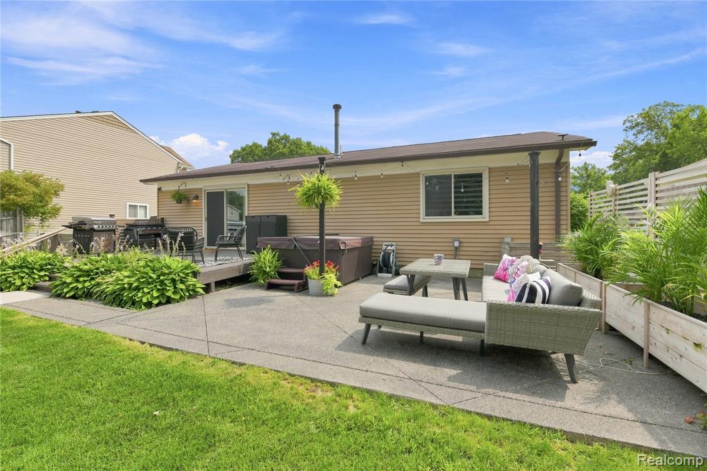 main property photo 7