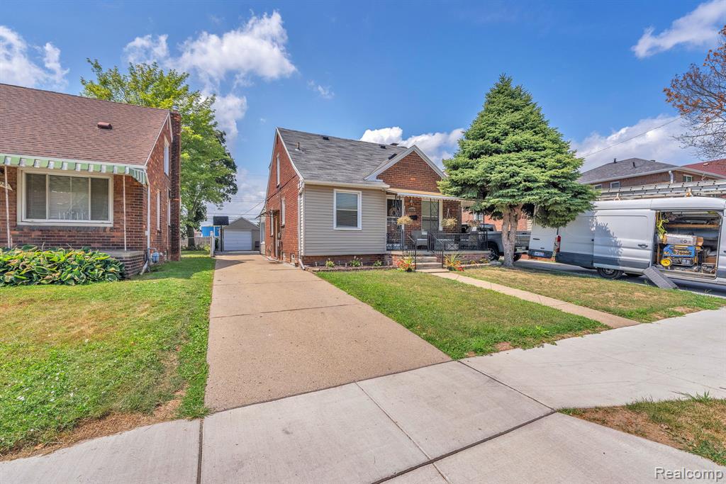 main property photo 22