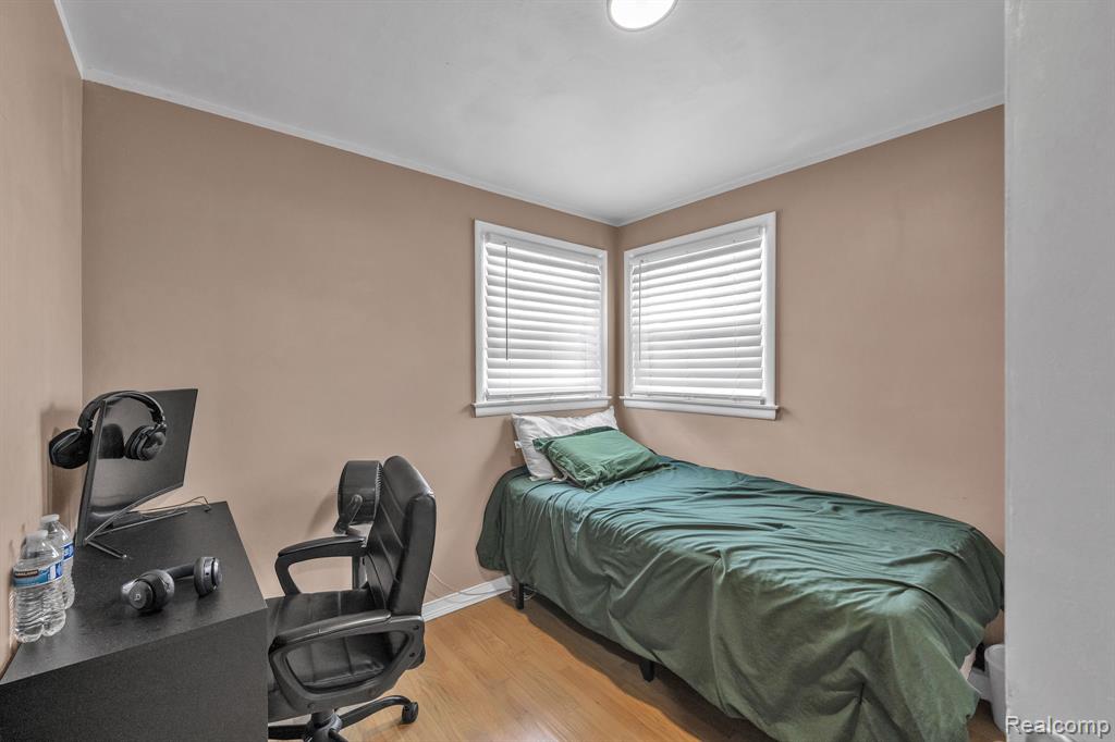 main property photo 43