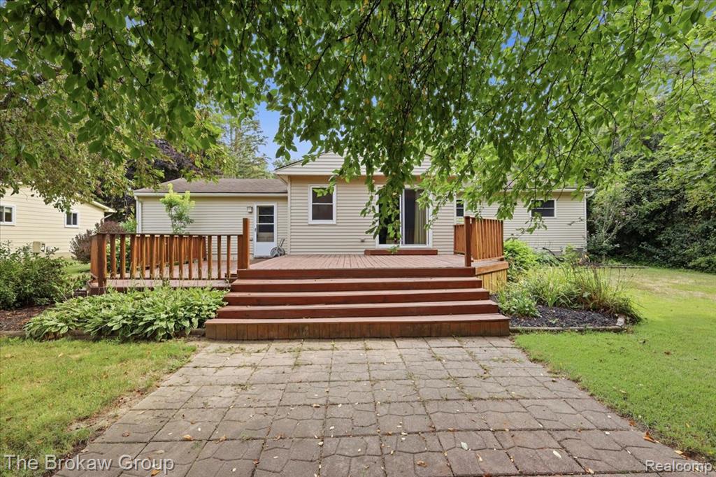 main property photo 6