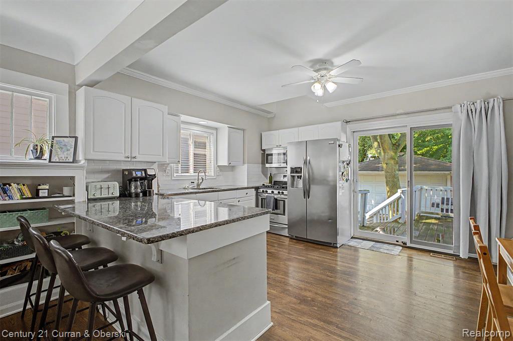 main property photo 14