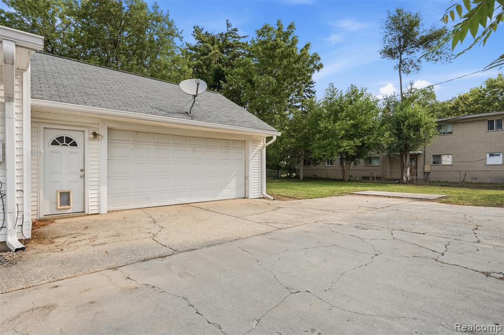 main property photo 23