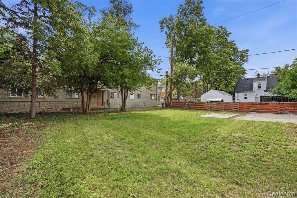 main property photo 26